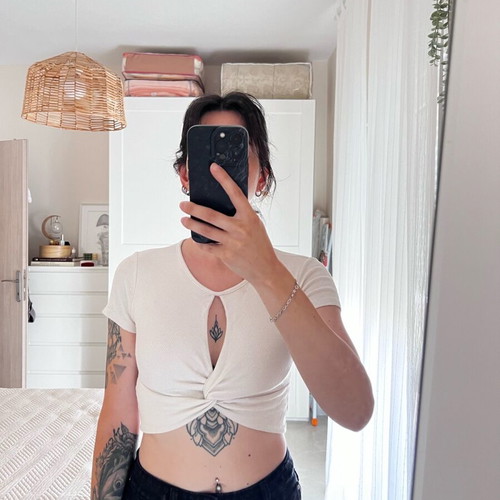 Crop top Marmalady λευκό σαν καινούργιο με ανοίγματα και επένδυση στήθους