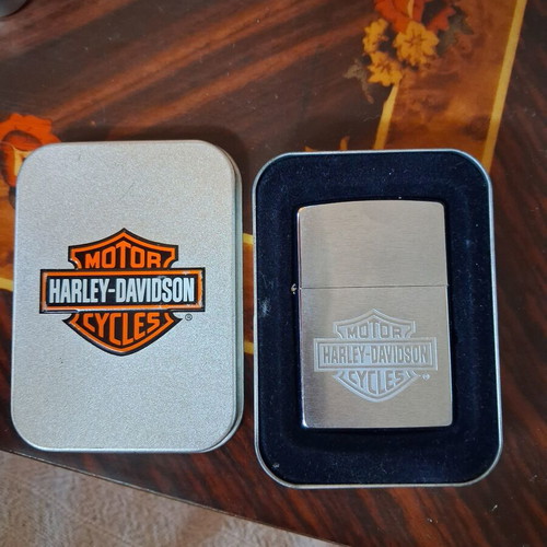Zippo Harley-Davidson Bar & Shield 2003 lighter new, original box