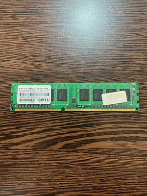 GeIL 4GB DDR3 DIMM Desktop RAM used, 1600MHz, PC3-12800, CL11