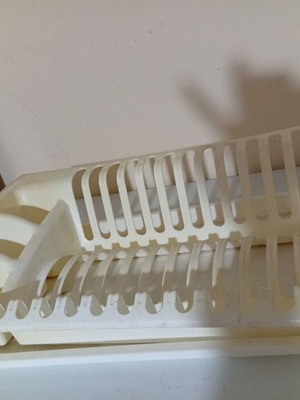 Dish rack with tray used