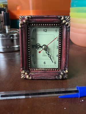 Small table clock new, analog display