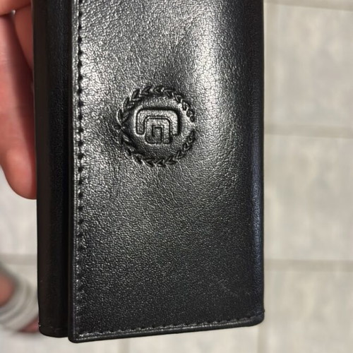 Ginis Leather key case like new, black