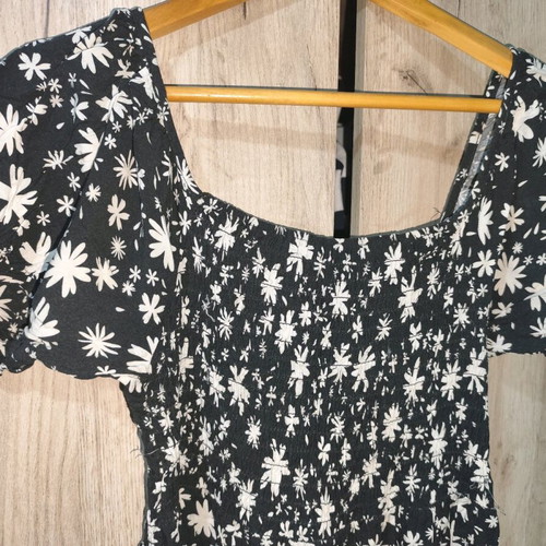 Black and white dress one size like new
