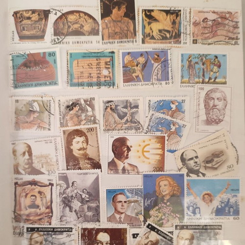 Stamp collection like new, 500+ worldwide in album