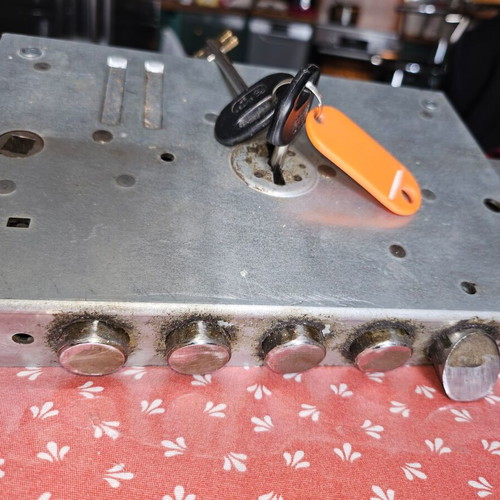 Lock used with functional latch, needs servicing