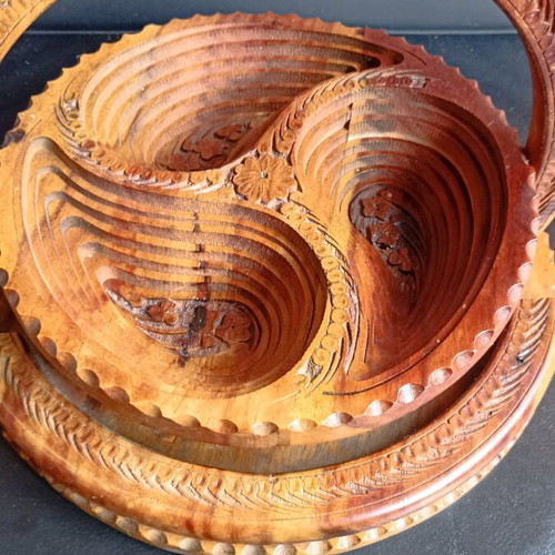 Large Handmade Carved Basket from Rosewood like new