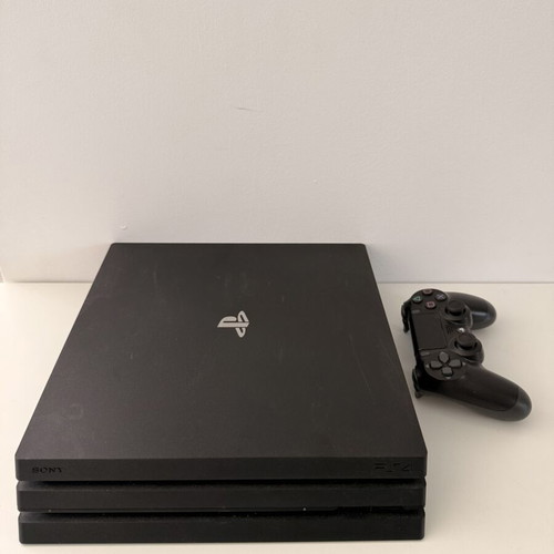 PlayStation 4 PRO console with controller 1TB