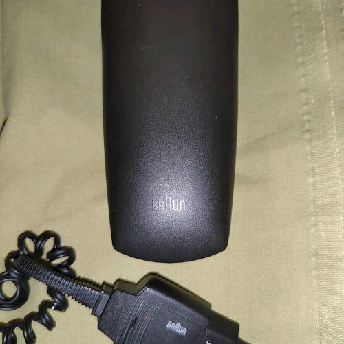 Braun shaver used with case and power cord