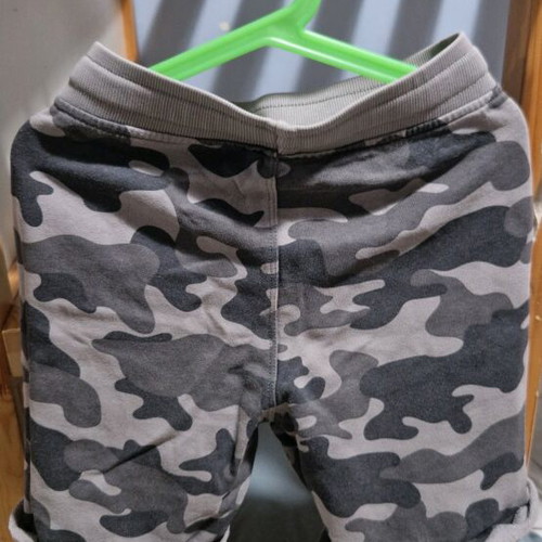 Benetton shorts like new, size 6-7
