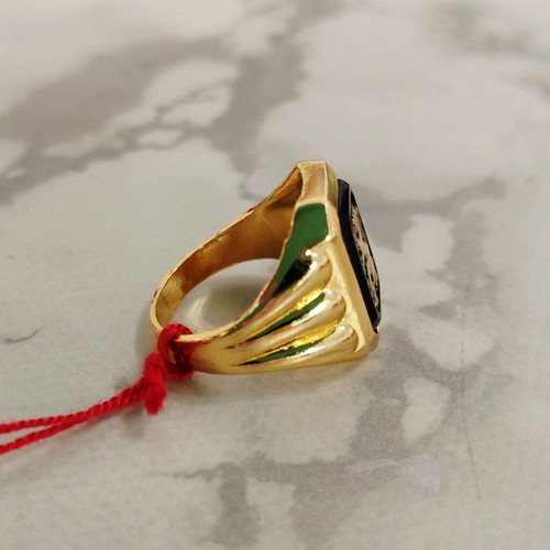 Vintage men's ring from the 70s, like new, black and gold aluminum alloy