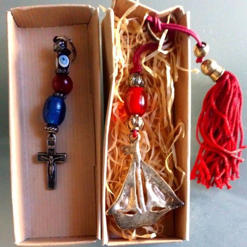 Gouria Cross and Boat unused, set of two pieces