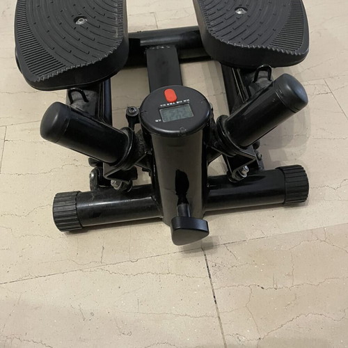 Bodybuilding Club fitness stepper with screen and resistance bands