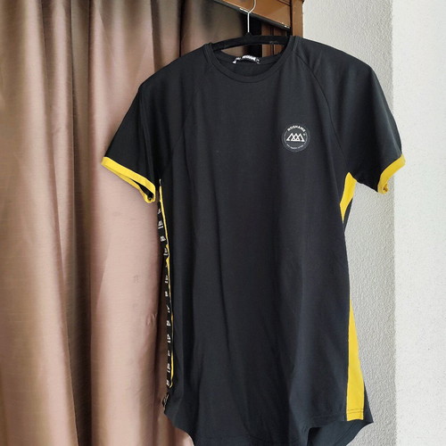Noshame men's t-shirt like new, size S, black with yellow details