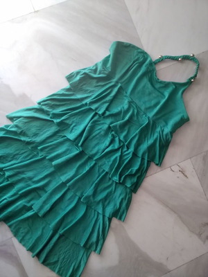 Women's dress with ruffles used, size Small, green