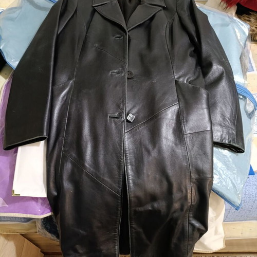Hountalas leather coat Large like new, black
