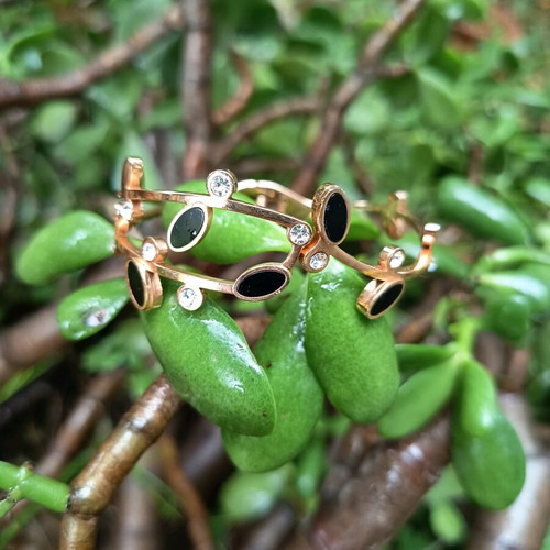 Steel bracelet used gold-colored that does not tarnish