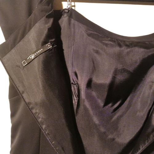 Raxevsky classic line dress size M new, black