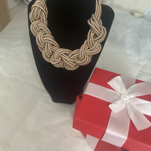 Luxury statement necklace gold tone, like new
