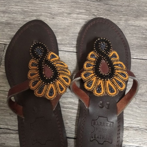 Baraka Pure Leather women's flip flop sandals like new, size 37