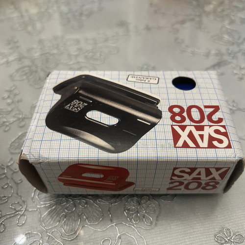 Sax 208 hole puncher new