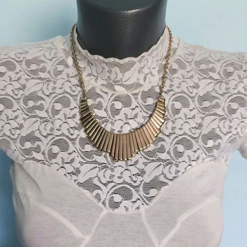 Choker necklaces like new, set of 3 pieces