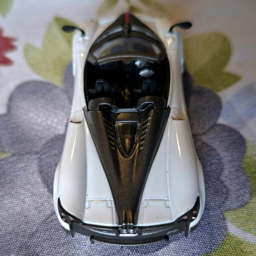 Mini GT Pagani Huayra Roadster Hong Kong Exclusive Edition like new