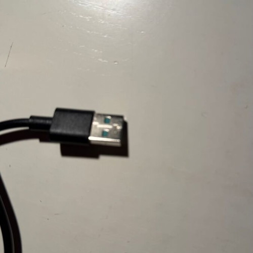 Short USB to USB Type-C charging cable like new, black