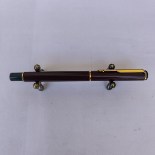 Parker 88 pen made in UK like new, burgundy color