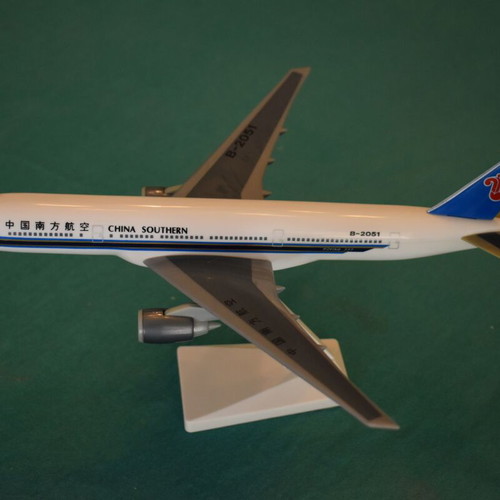 China Southern B777-200 Model Plane Scale 1/200 Brand New