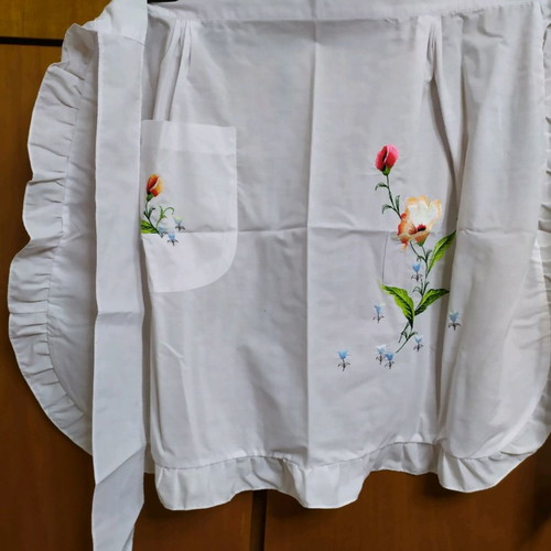 Kitchen apron new with embroidery