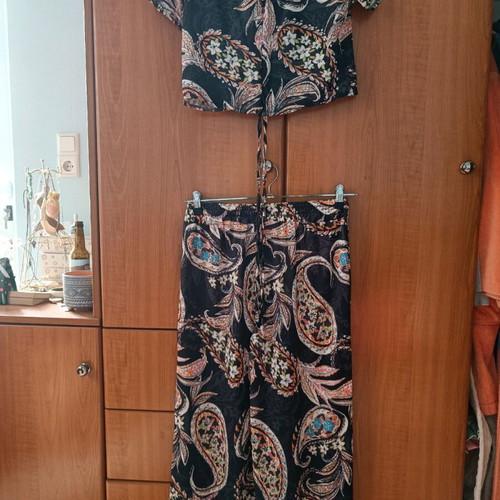 Set pantelona-blouzaki like new with comfortable loose fit