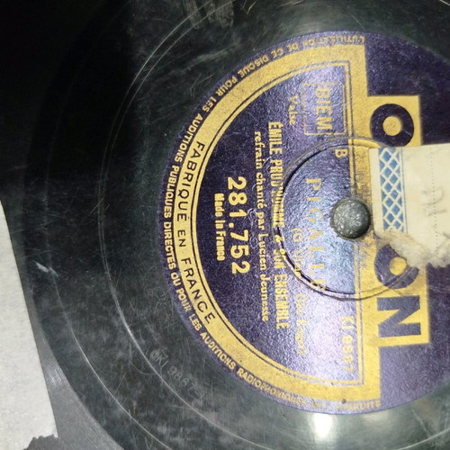 Gramophone records used with foreign songs