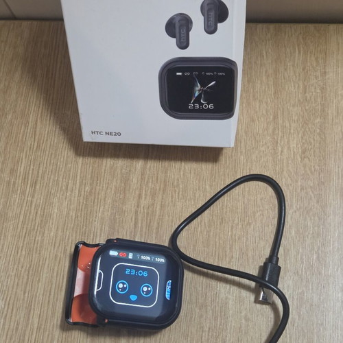 HTC Ne20 wireless earbuds with LED display and AI translation, new