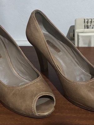 Ecco Peep-Toe Leather Pumps Like New Size 38 Beige Brown