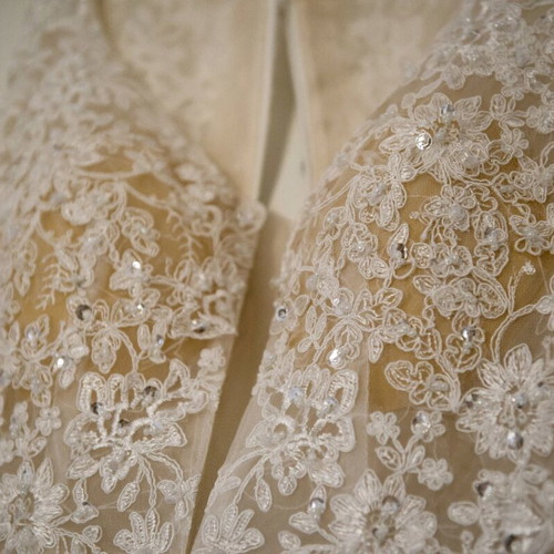 Wedding dress like new, size M, white