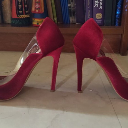 Blondie red velvet stiletto heels new, size 39