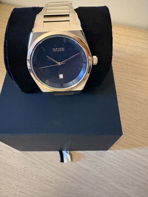 Boss men's watch with blue black dial and gold plated bracelet new