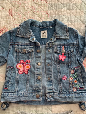 Τζιν μπουφάν μεταχειρισμένο για 3-5 χρόνων κορίτσια