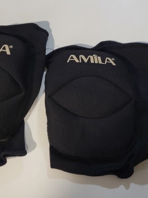 Amila knee pads size Medium like new, black