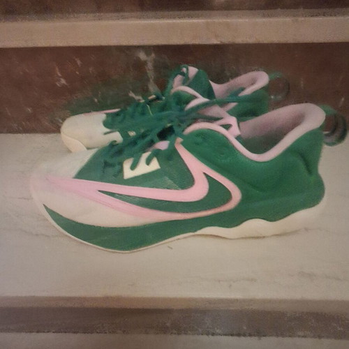 Nike athletic shoes like new, size 45.5