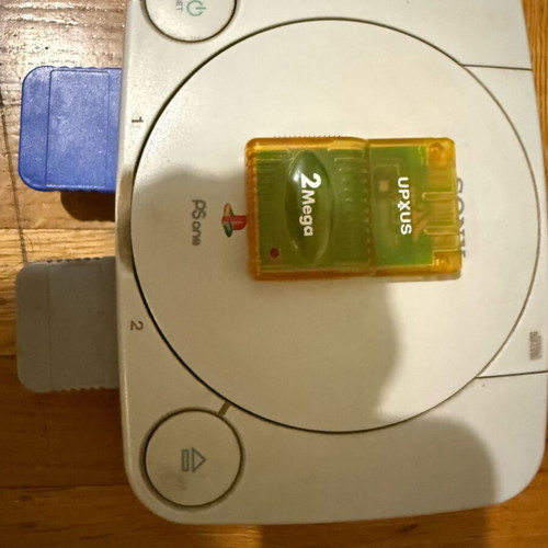 PS One used, functional with cables