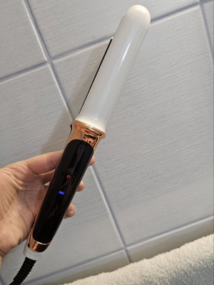 Hair straightener new with 4 heat settings and ionization