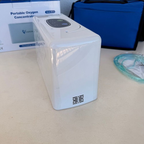 Portable Oxygen Concentrator 3L Continuous Flow new with battery