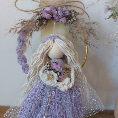 Aromatic candle with handmade macrame decorative wreath new