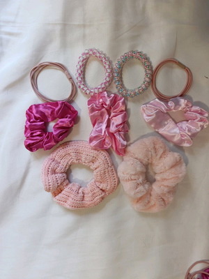 Hair ties new, set of 3 with various pink shades