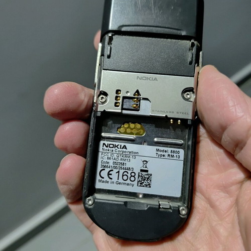 Nokia 8800 used with 2 extra batteries and charger