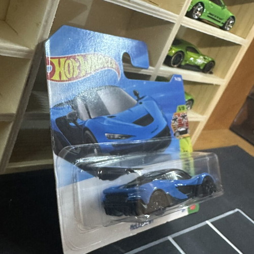 Hotwheels McLaren W1 new, sealed