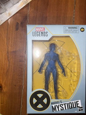 Фигура Mystique Marvel Legends