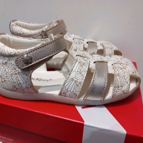Kickers sandals used, size 27, white with gold details