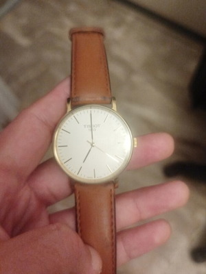 Tissot ρολόι σαν καινούργιο με δερμάτινο λουράκι